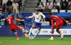 Quy Định Về Cách Bắt Đầu Và Bắt Đầu Lại Trận Đấu Bóng Đá Chuẩn FIFA